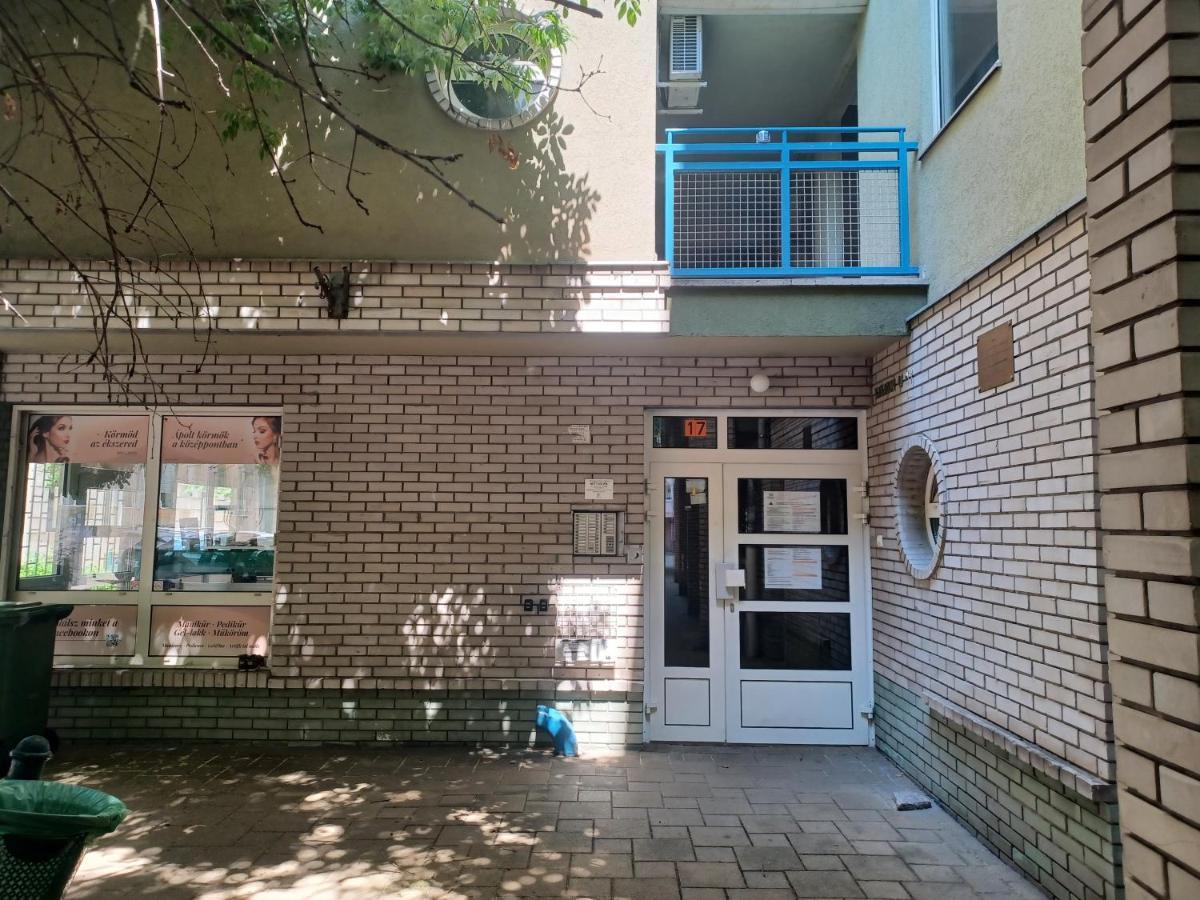 Liliom Apartment With Free Parking Space บูดาเปสต์ ภายนอก รูปภาพ